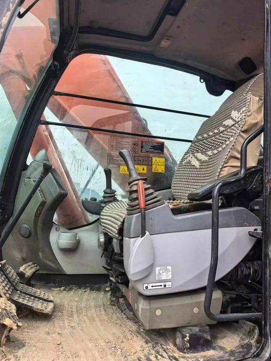 Buy Hitachi ZX240-5A Used Excavator / 1