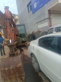 Buy Doosan DH60-7 Used Excavator / 3 Buy Doosan DH60-7 Used Excavator / 3