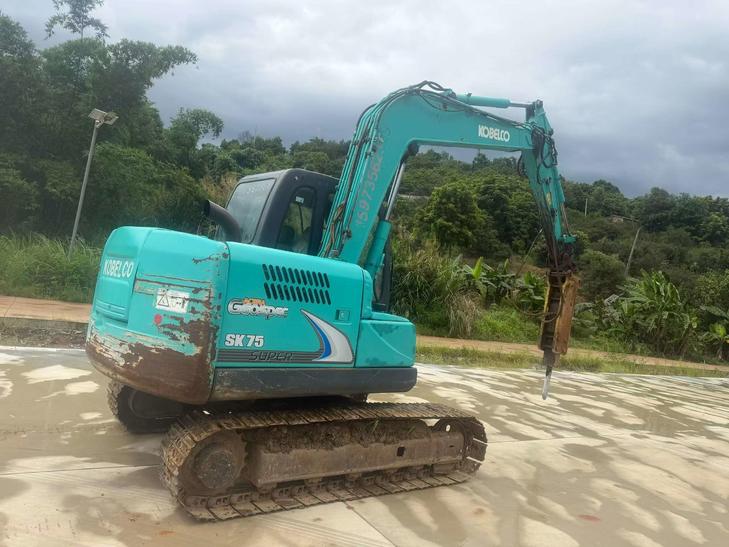 Buy Kobelco SK75-8 Used Excavator / 1