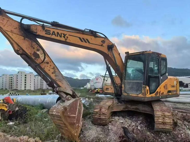 Buy Sany SY135 Used Excavator / 1