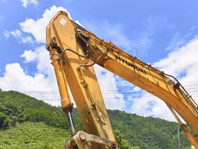 Buy Hyundai R225-7 Used Excavator / 2 Buy Hyundai R225-7 Used Excavator / 2