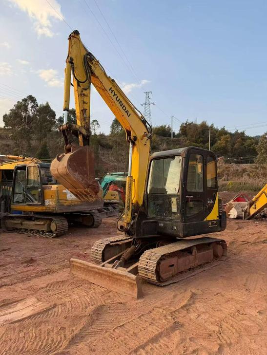 Buy Hyundai HX60 Used Excavator / 1