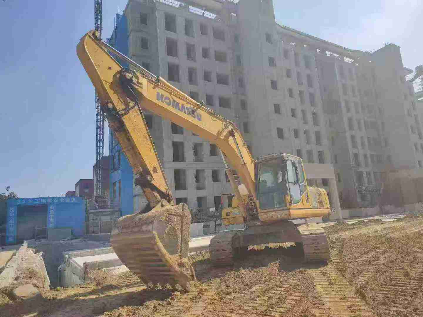 Buy Komatsu PC220 Used Excavator / 9