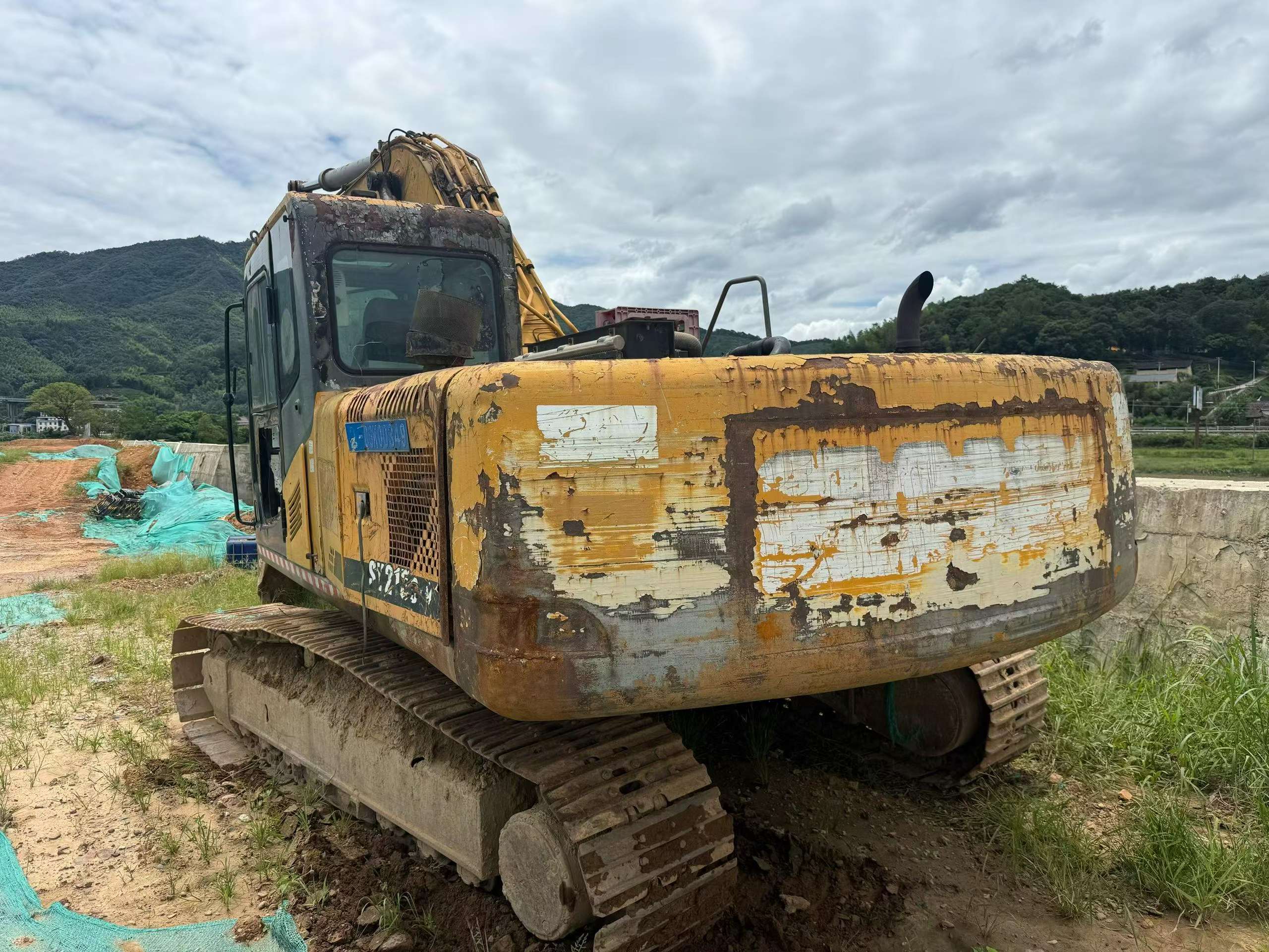 Buy Sany SY215C-8 Used Excavator / 3