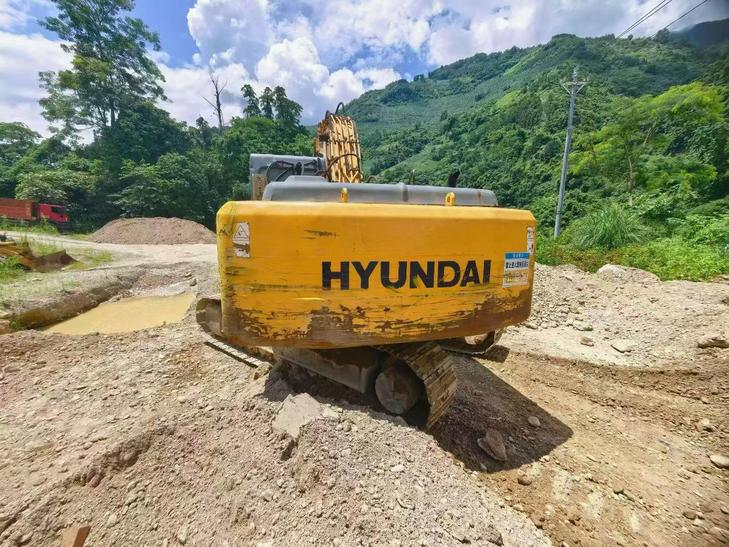 Buy Hyundai R225-7 Used Excavator / 1