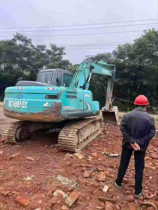 Buy Kobelco SK130 Used Excavator / 1