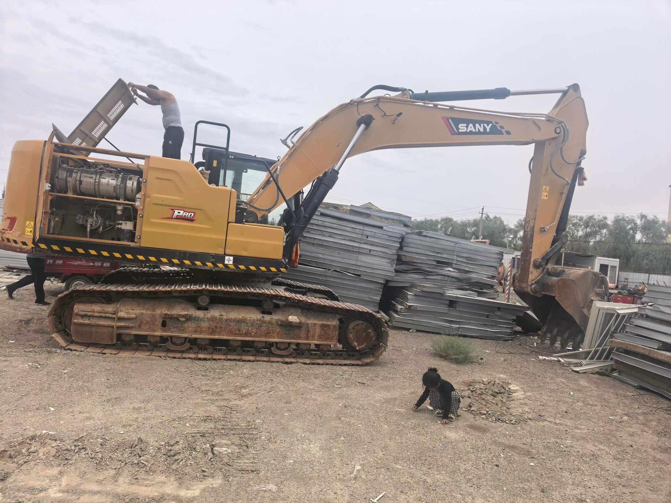 Buy Sany SY245H Used Excavator / 4