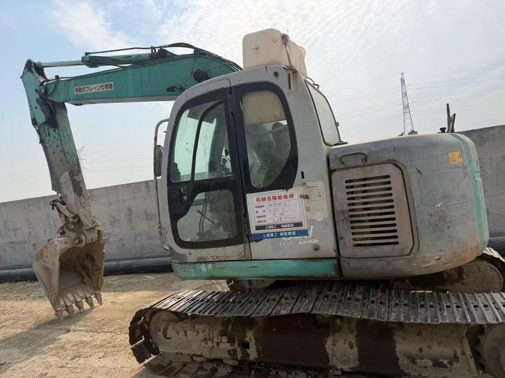 Buy Kobelco SK135 Used Excavator / 1