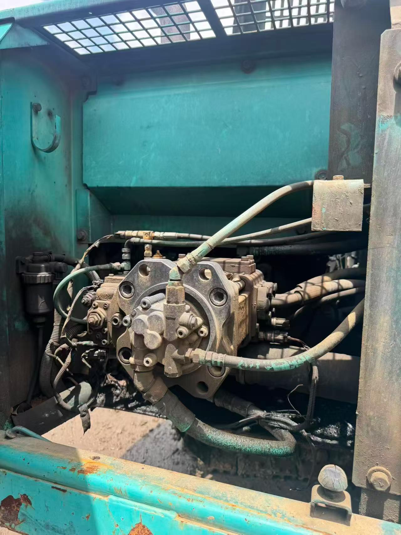 Compre Excavadora Kobelco SK200-6 Usada / 8