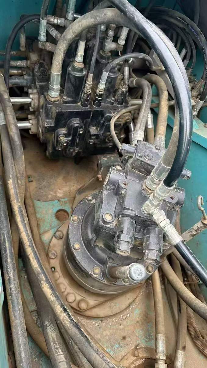 Buy Kobelco SK200-2 Used Excavator / 6 Buy Kobelco SK200-2 Used Excavator / 6
