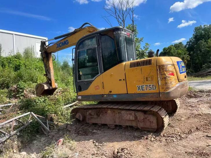 Buy XCMG XE75C Used Excavator / 1