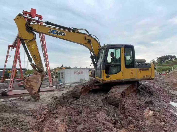 Buy XCMG XE135B Used Excavator / 1