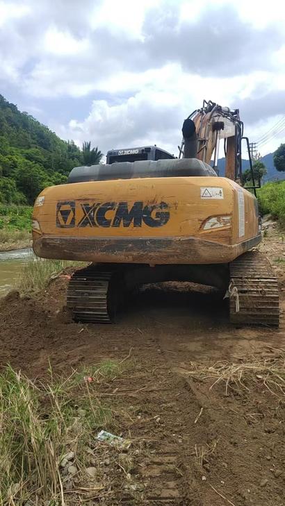 Buy XCMG XE205DA Used Excavator / 1