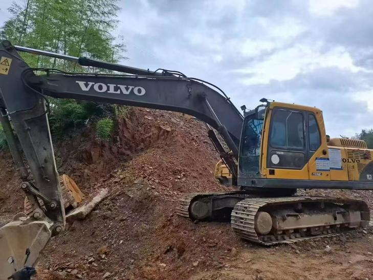 Buy Volvo EC200 Used Excavator / 1