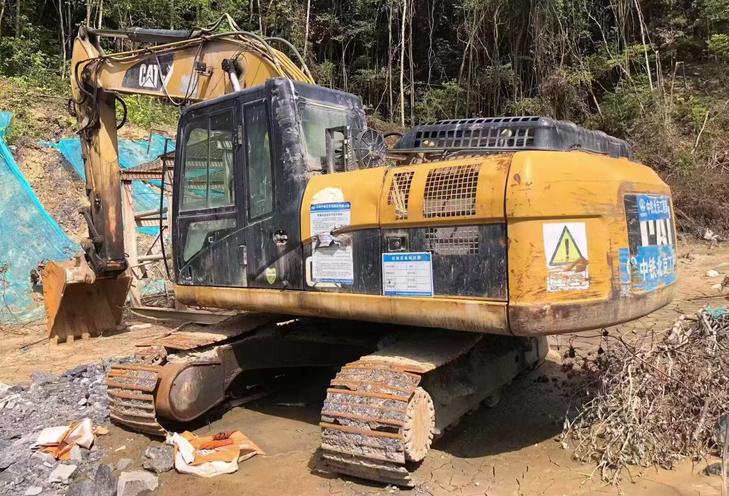 Buy Caterpillar 320D Used Excavator / 1