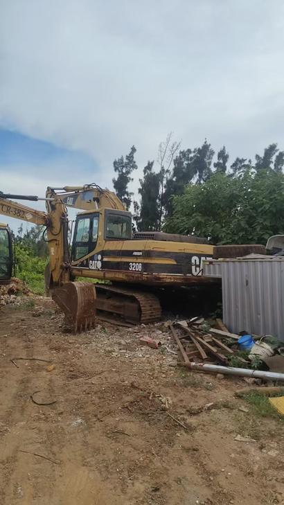 Buy Caterpillar 320B Used Excavator / 1
