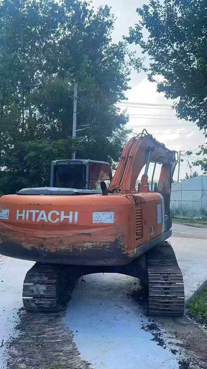 Buy Hitachi EX200-3 Used Excavator / 1