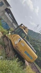 Buy Komatsu PC210-7 Used Excavator / 9 Buy Komatsu PC210-7 Used Excavator / 9
