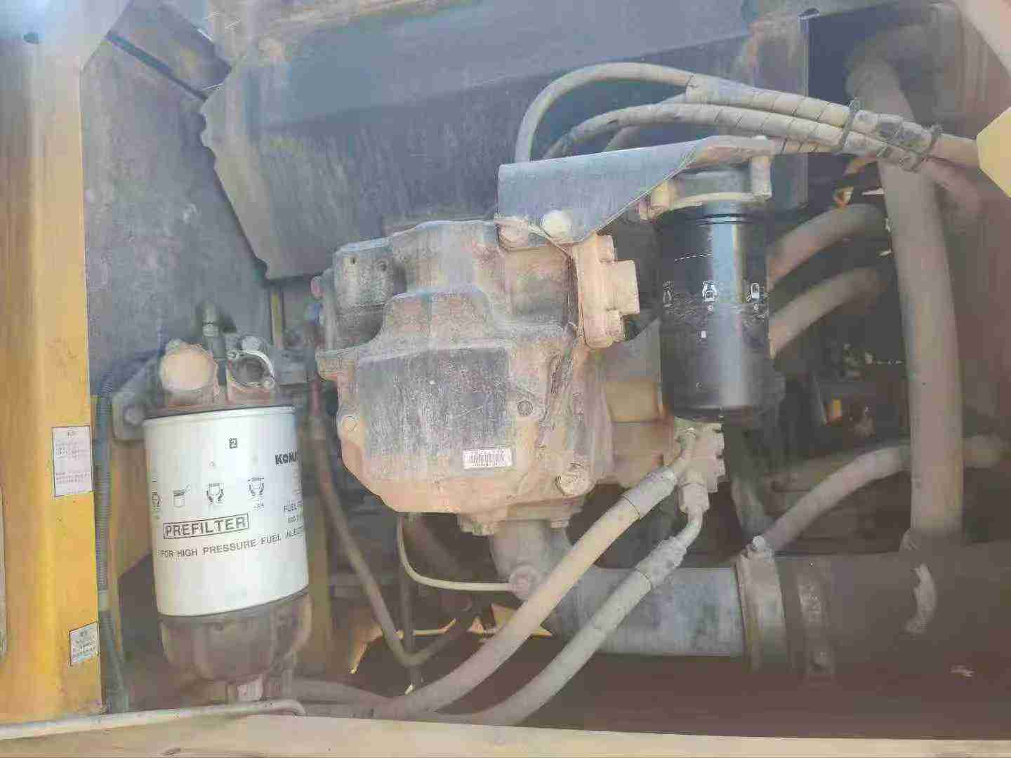 Buy Komatsu PC220 Used Excavator / 2