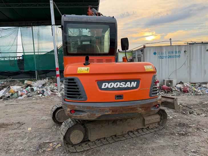 Buy Doosan DH55 Used Excavator / 1