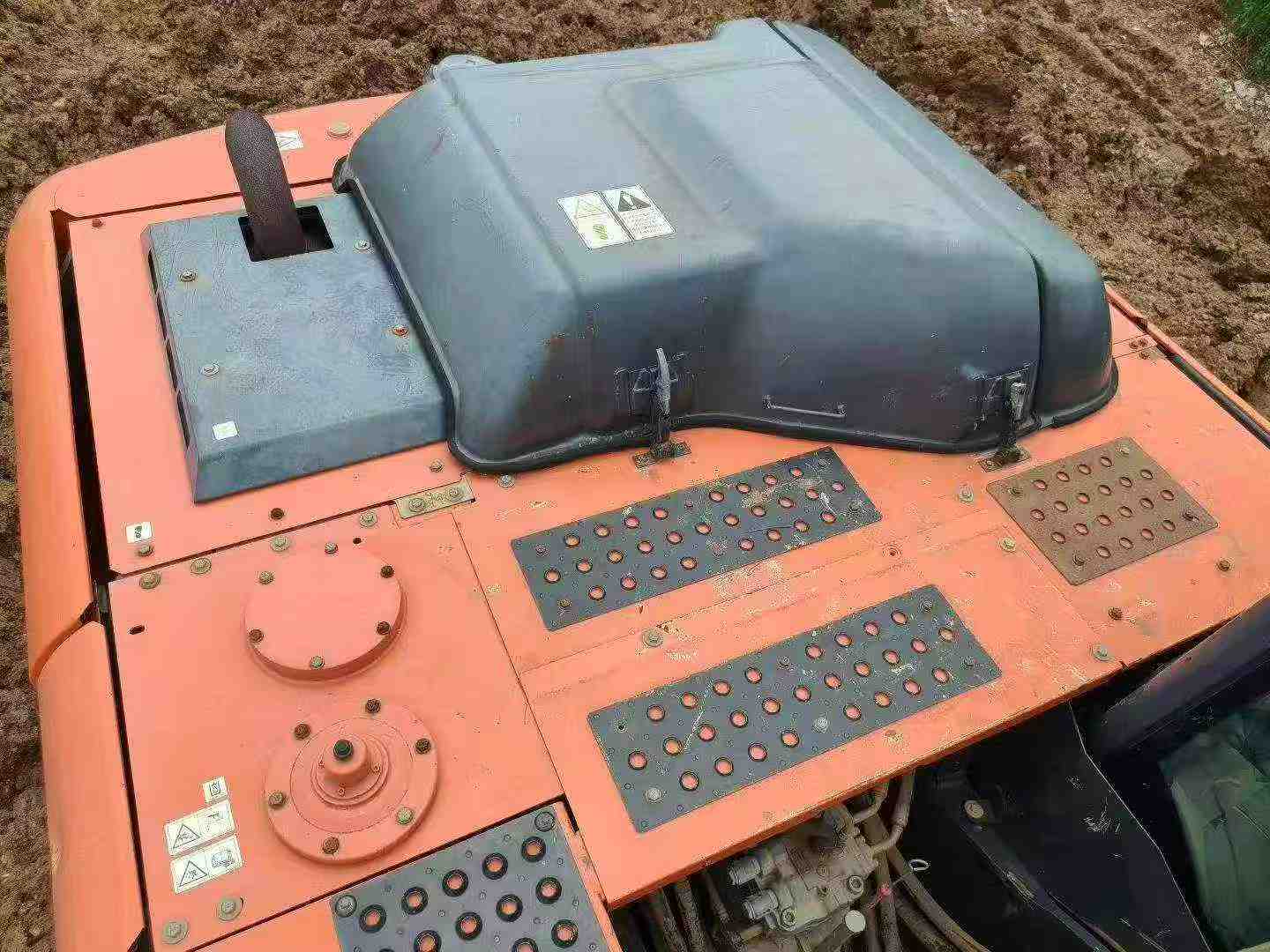 Buy Hitachi ZH200-5A Used Excavator / 6