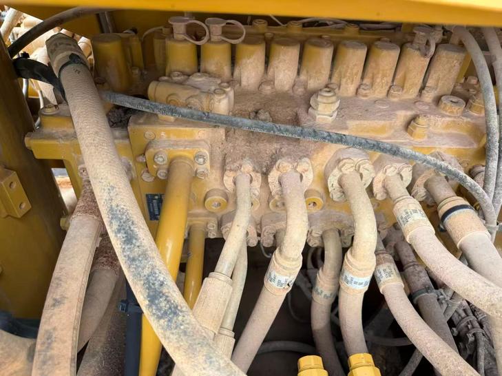 Buy Caterpillar 323 Used Excavator / 1