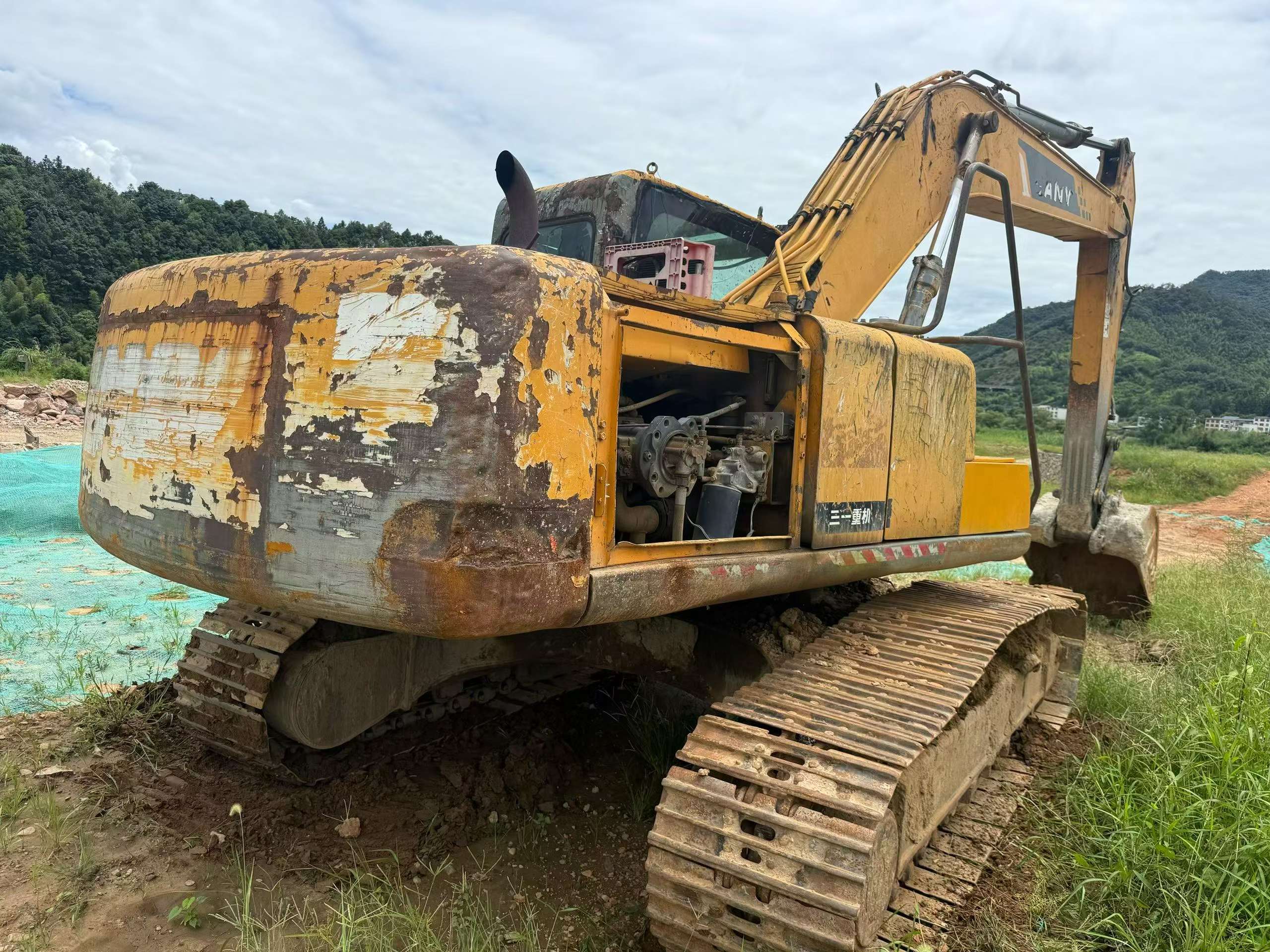Buy Sany SY215C-8 Used Excavator / 2