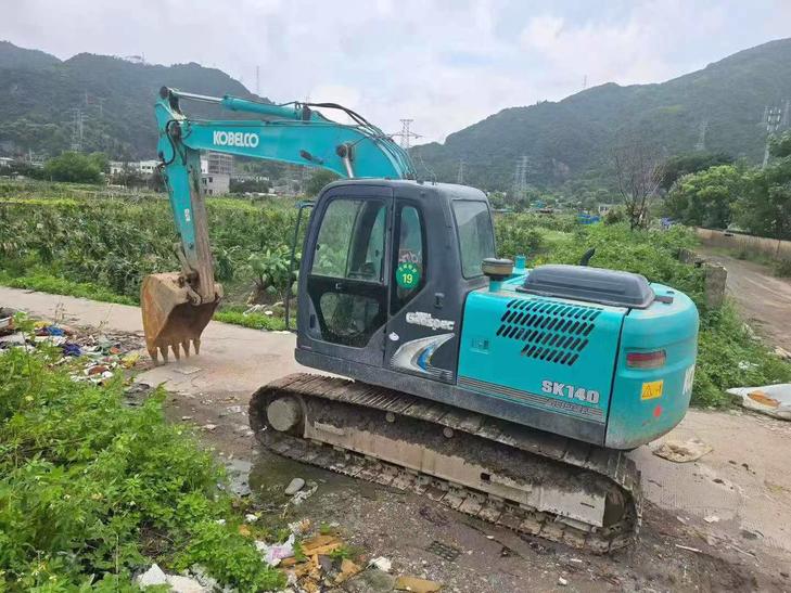 Buy Kobelco SK140 Used Excavator / 1