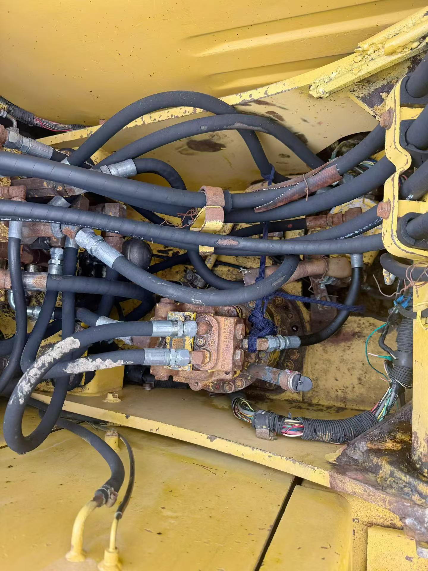 Buy Komatsu PC130-7 Used Excavator / 4