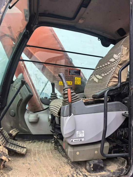 Buy Hitachi ZX240-5A Used Excavator / 1