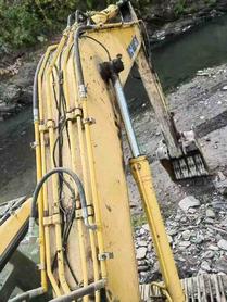 Buy Komatsu PC210-7 Used Excavator / 4 Buy Komatsu PC210-7 Used Excavator / 4