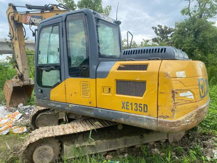 Buy XCMG XE135B Used Excavator / 1