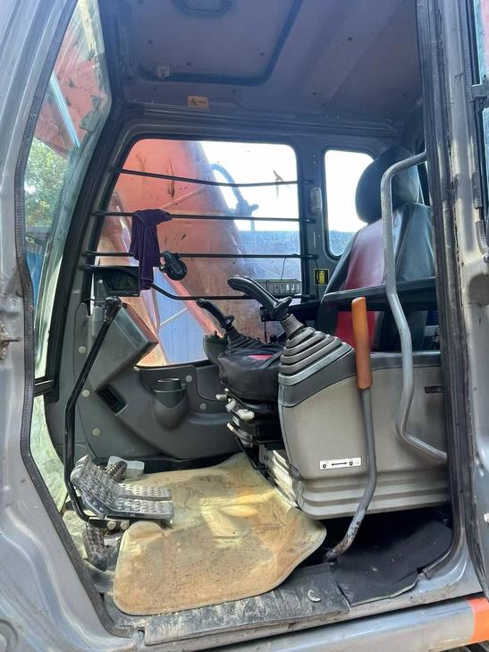 Buy Hitachi EX130 Used Excavator / 1