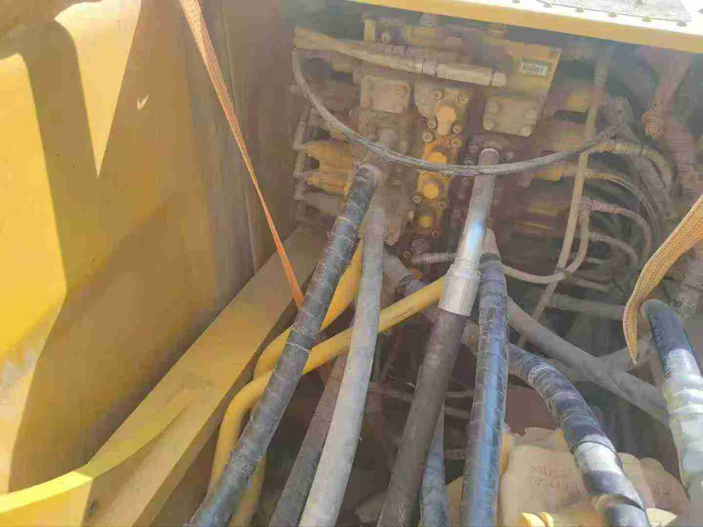 Buy Komatsu PC220 Used Excavator / 4