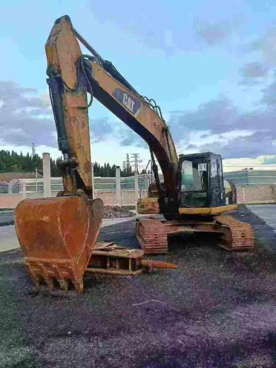 Buy Caterpillar 323 Used Excavator / 1