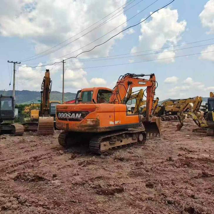 Buy Doosan DX120 Used Excavator / 1