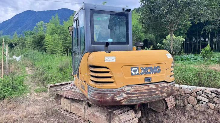 Buy XCMG XE60 Used Excavator / 1