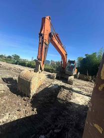 Buy Hitachi EX200-3 Used Excavator / 5 Buy Hitachi EX200-3 Used Excavator / 5