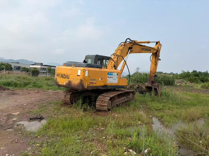Buy Hyundai R215-7 Used Excavator / 1