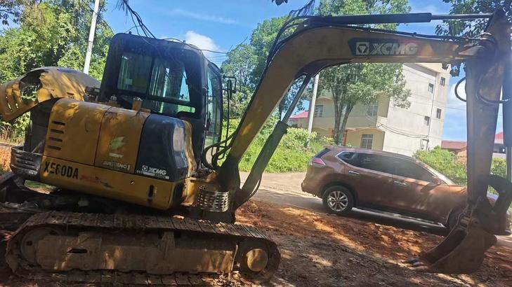 Buy XCMG XE60 Used Excavator / 1