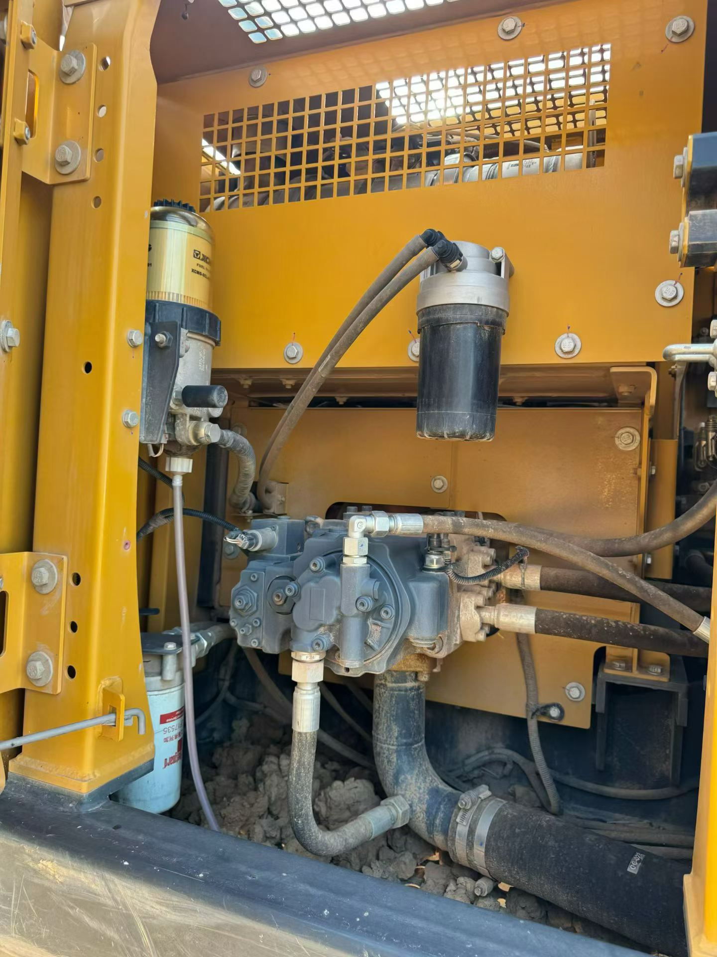 Buy XCMG XE135B Used Excavator / 5