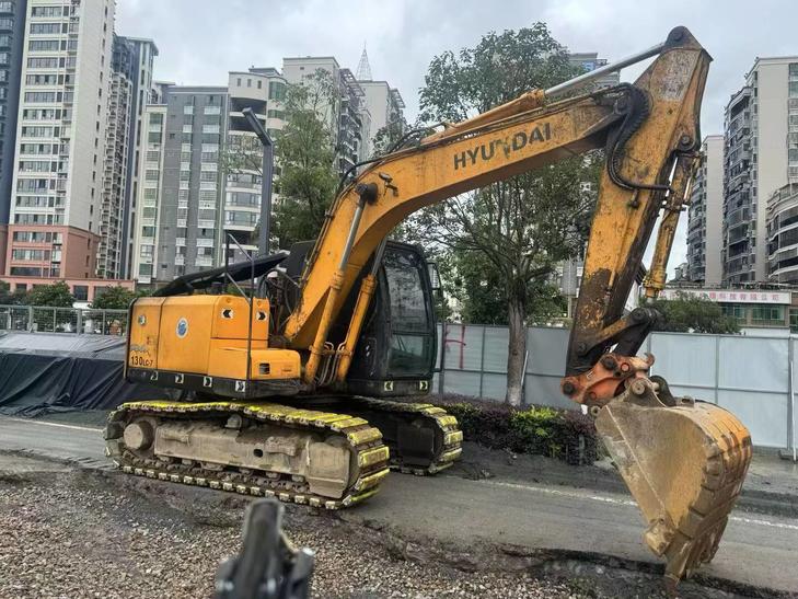Buy Hyundai R110-7 Used Excavator / 1