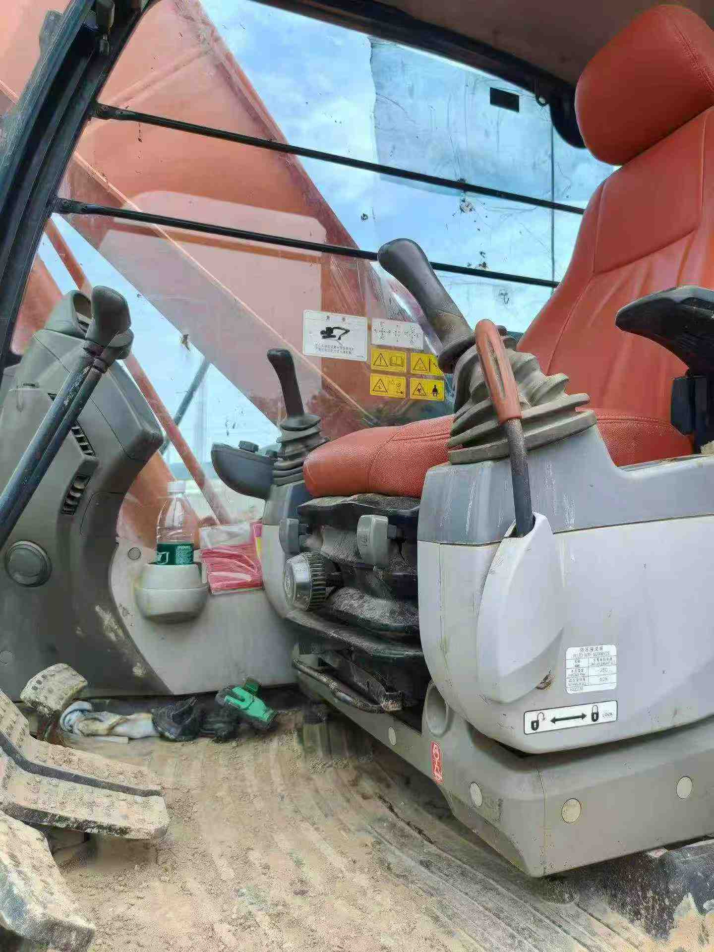 Buy Hitachi ZH200-5A Used Excavator / 8