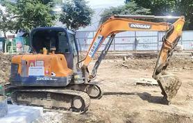 Buy Doosan DH60 Used Excavator / 4 Buy Doosan DH60 Used Excavator / 4