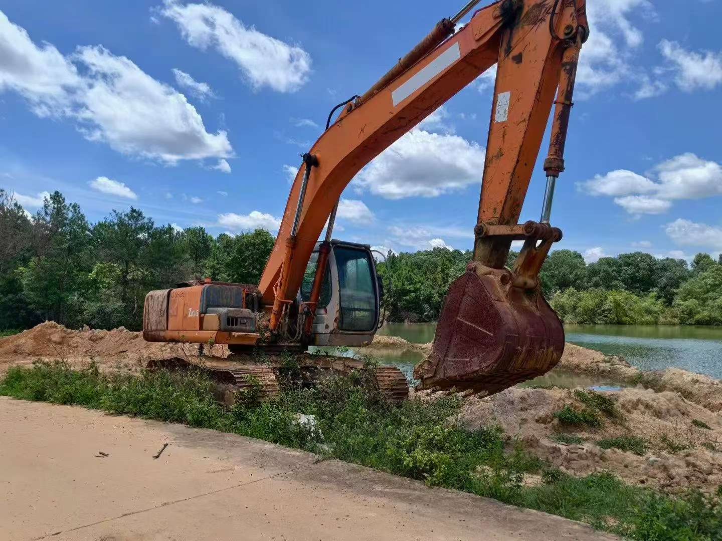 Buy Hitachi EX230-6 Used Excavator / 2