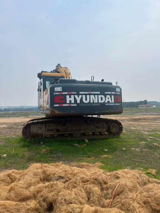 Buy Hyundai R215VS Used Excavator / 1