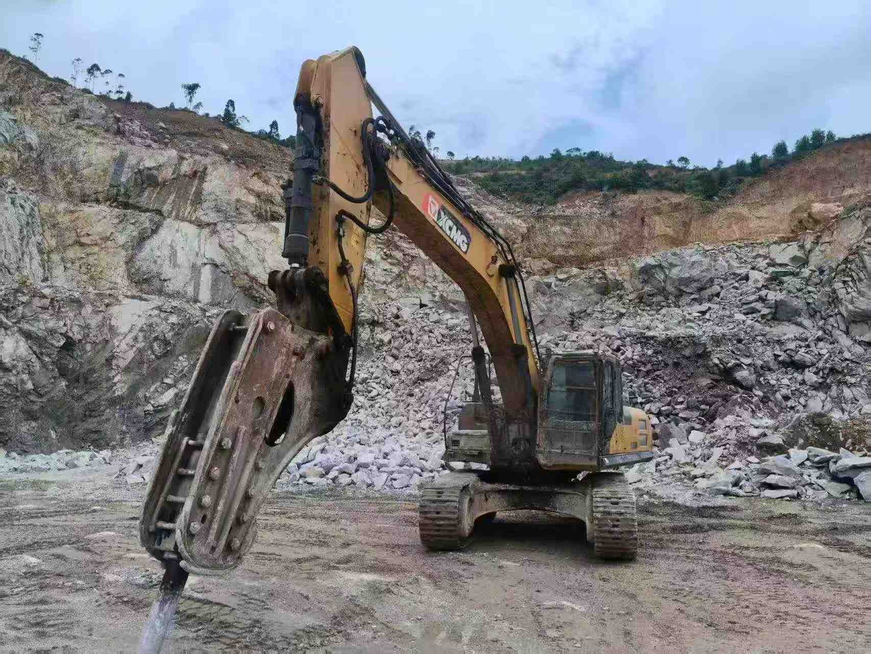 Buy XCMG XE380K Used Excavator / 3 Buy XCMG XE380K Used Excavator / 3