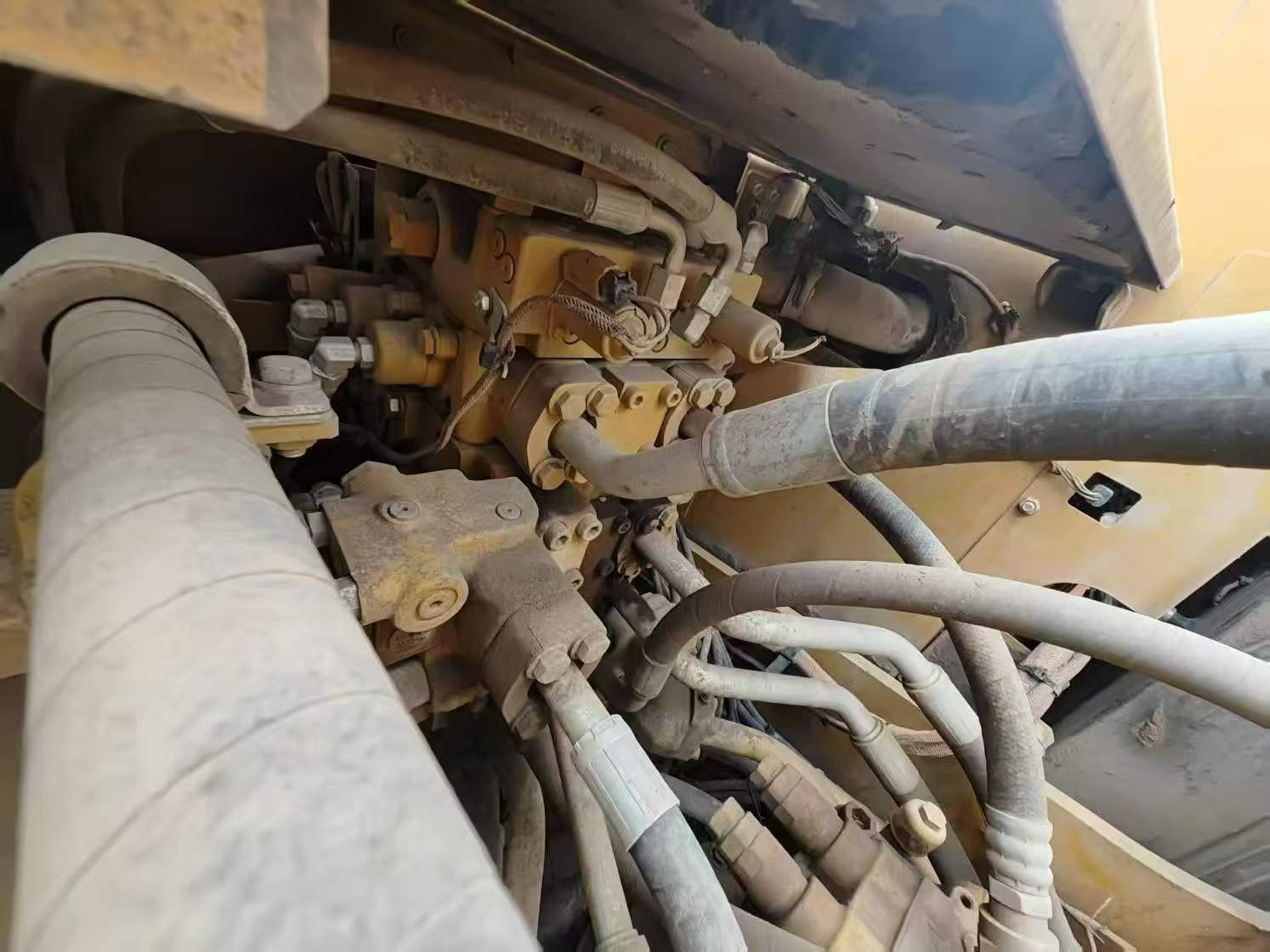 Buy Caterpillar 320E Used Excavator / 2 Buy Caterpillar 320E Used Excavator / 2