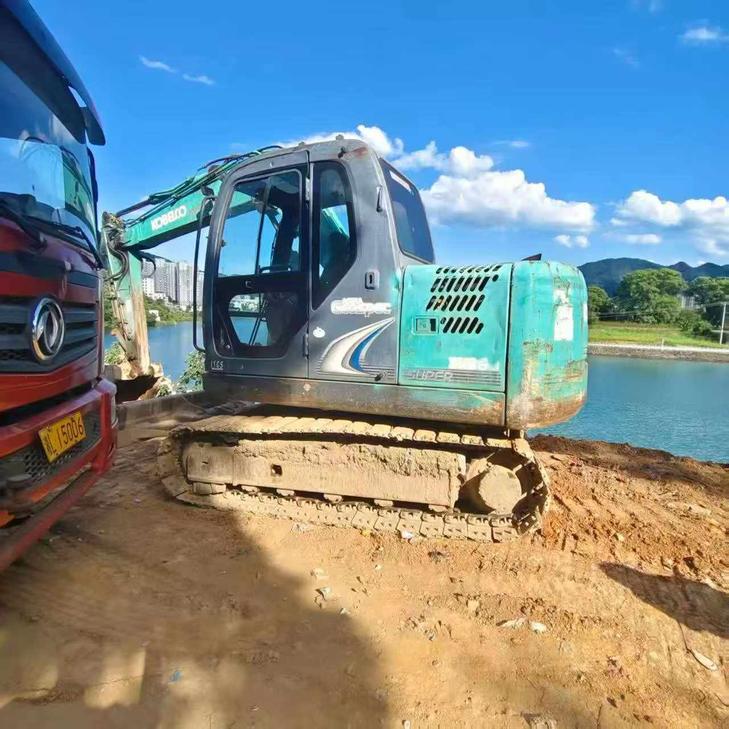 Buy Kobelco SK75 Used Excavator / 1
