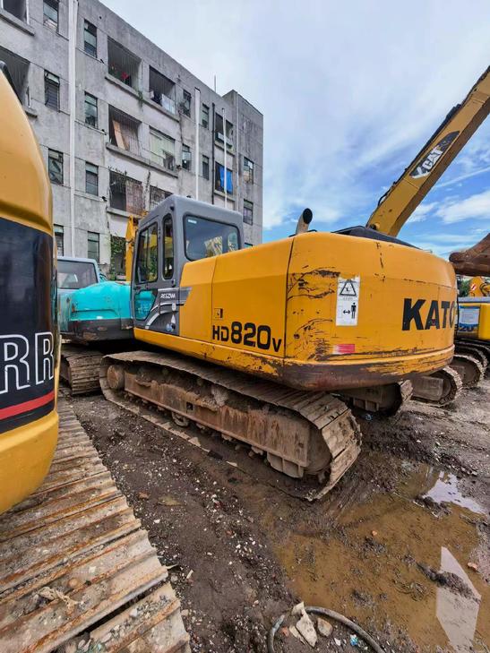 Buy Kato Used Excavator / 1